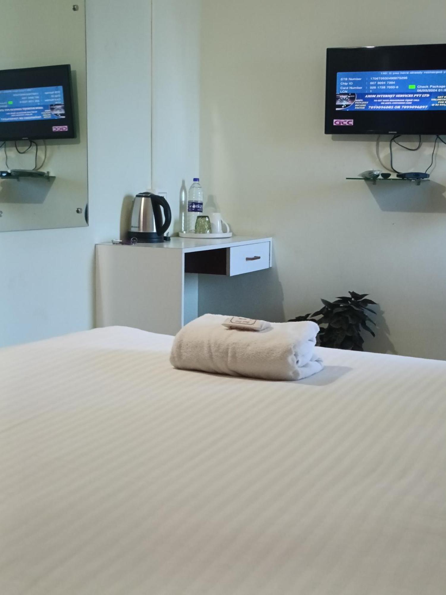 Hotel Bhargav กูวาฮาติ ภายนอก รูปภาพ